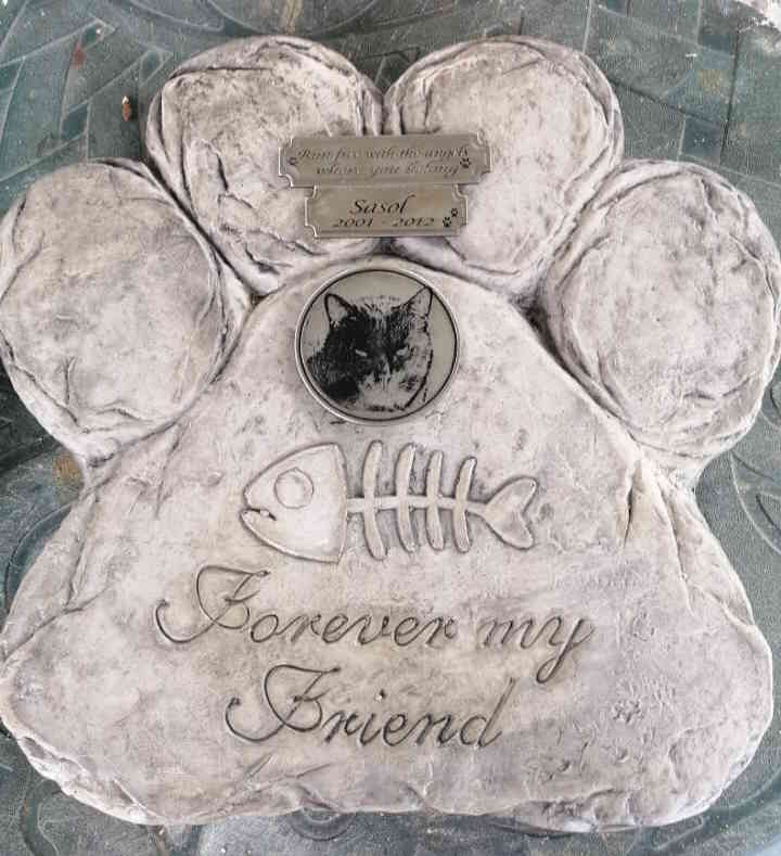Modal Additional Images for Cat Memorial Stone