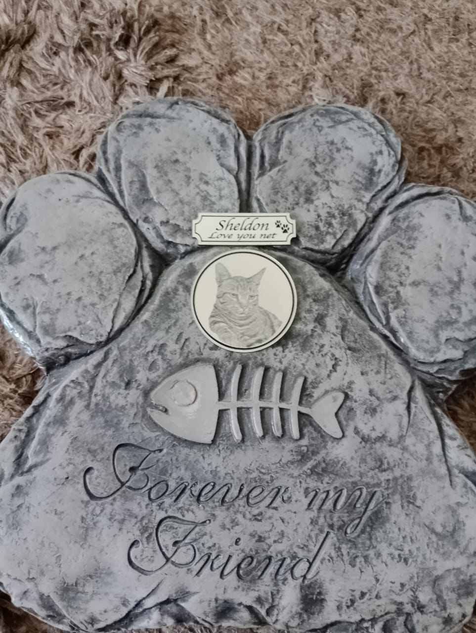 (image for) Cat Memorial Stone